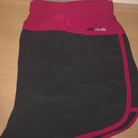 Work out shorts (2) - Picture 6 of 7